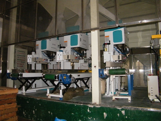 0.5Mpa 15kgの重量の注入口の袋の豆の包装機械PLC制御